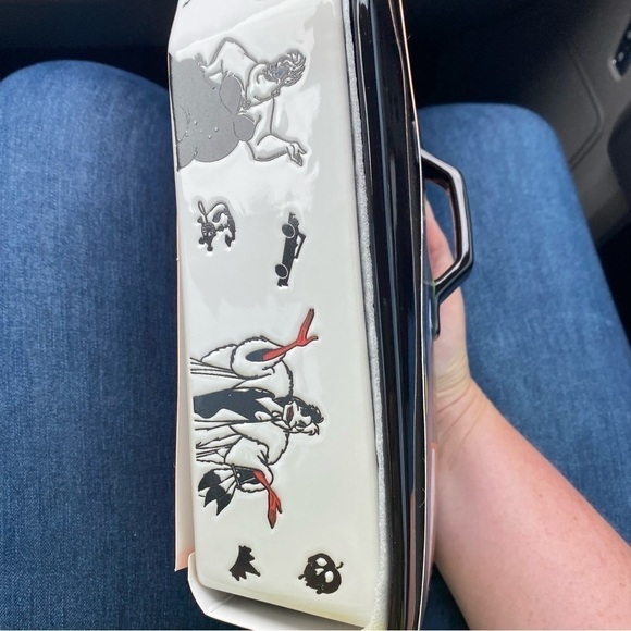 Disney Villains Coffin Shaped Baking Dish W/ Lid Handle Black Ursula Cruella NEW - Picture 2 of 5